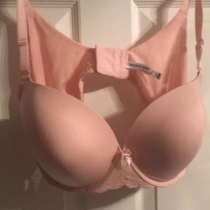Blush pink Torrid push up t-shirt bra size 40D